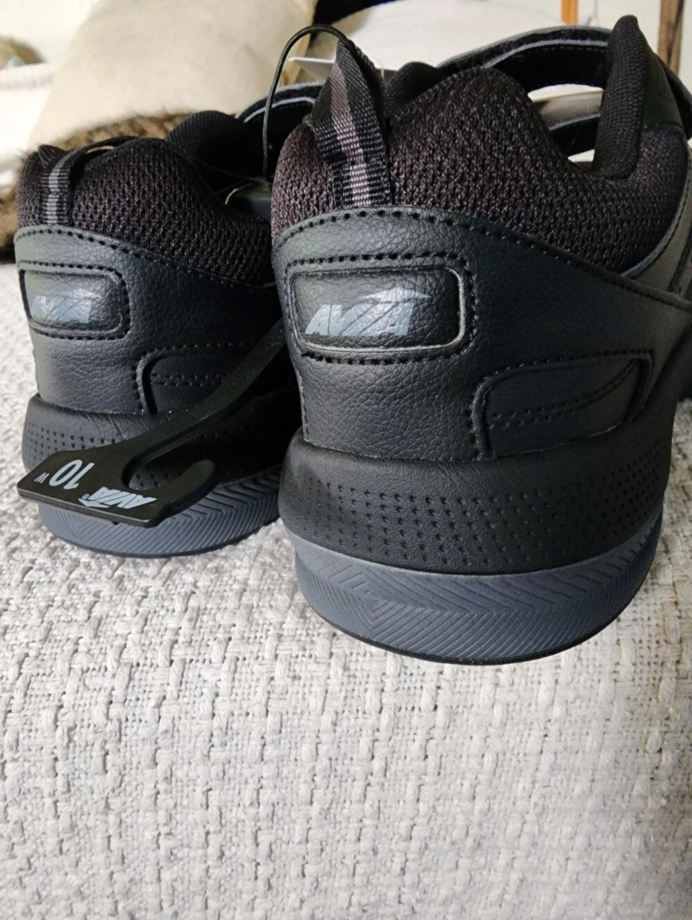 NWT Avia Black Leather Velcro Sneakers